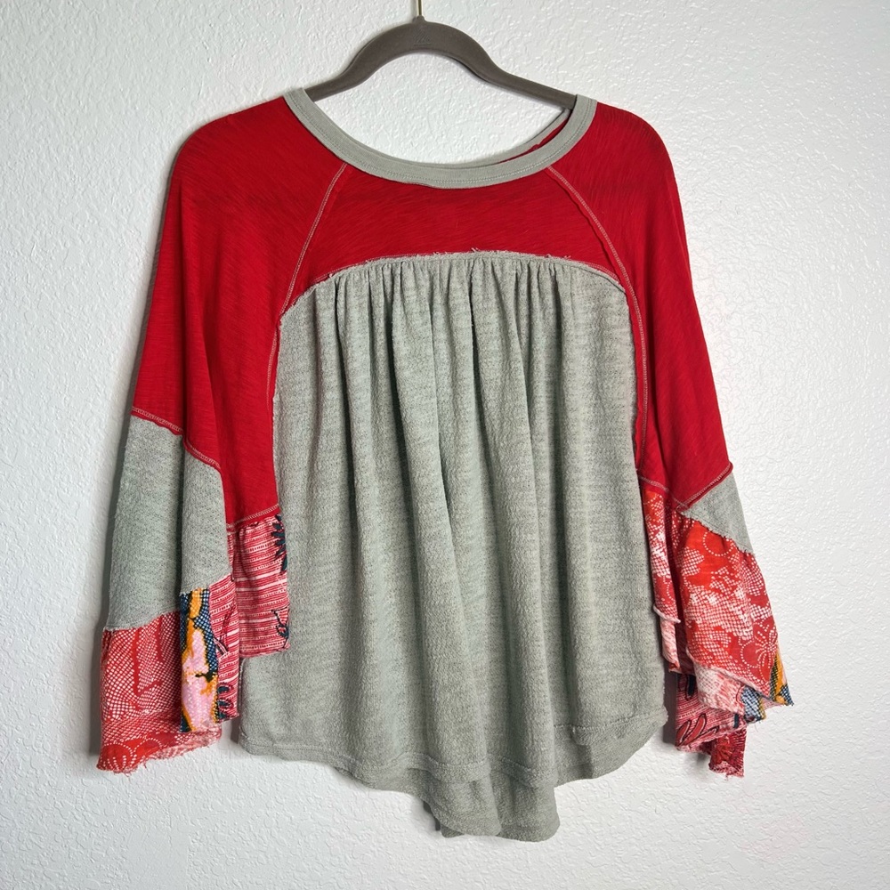 We The Free Grey and Red Flowy Top Size Medium